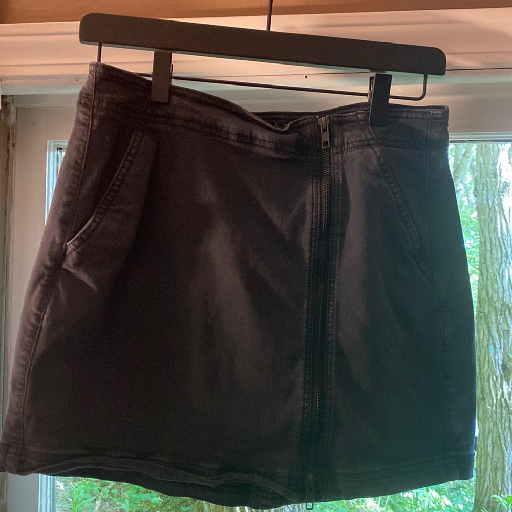American Eagle High Waisted Mini Skirt, Black, size 8
